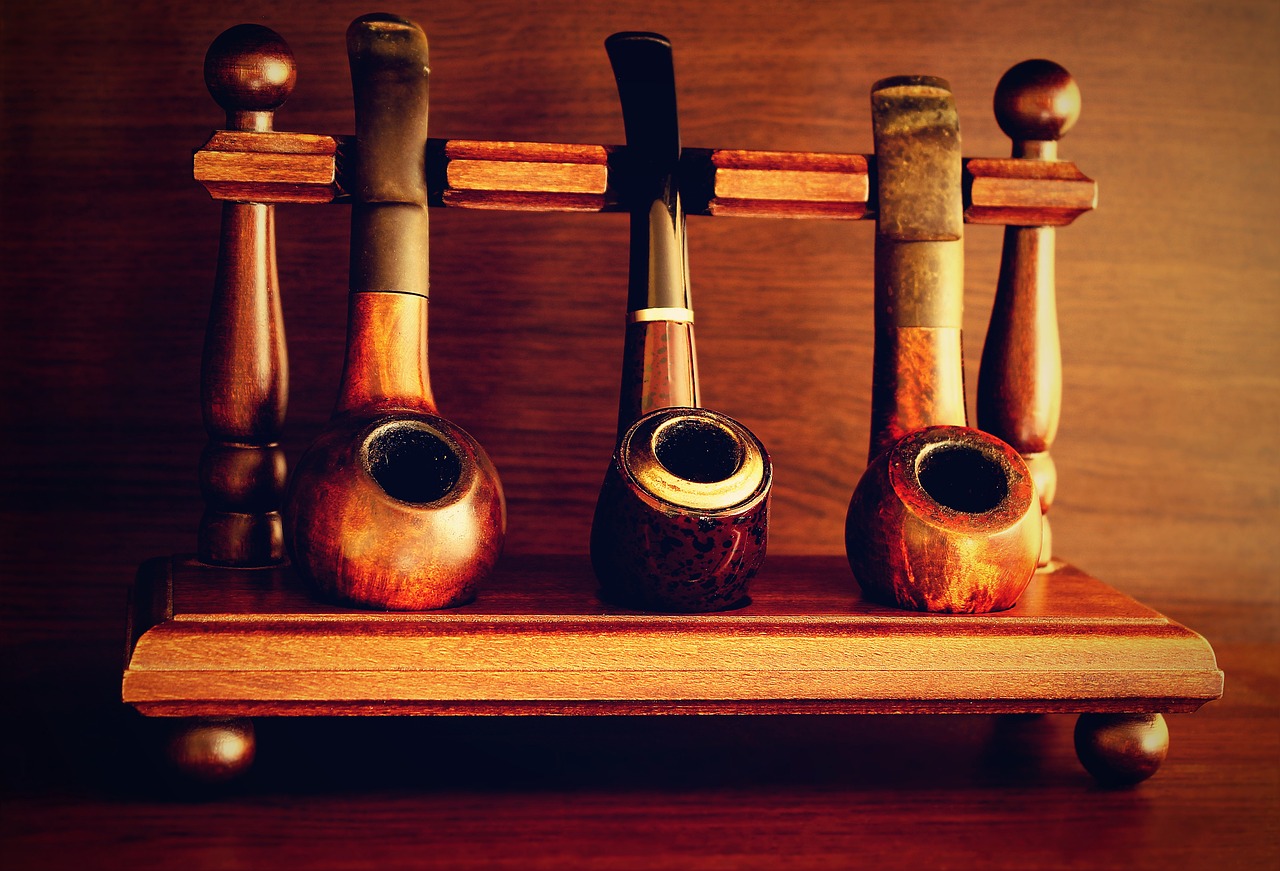 Creating a Vintage Wooden Record Player: A Guide